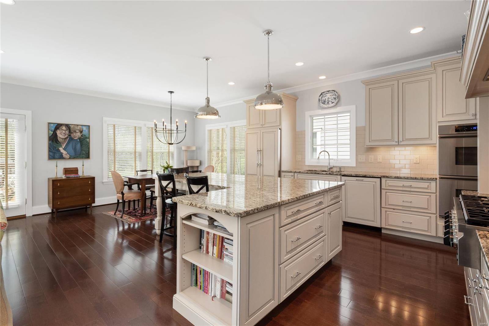 25 Dwyer Place Ladue, MO 63124 - Photo 18 of 48