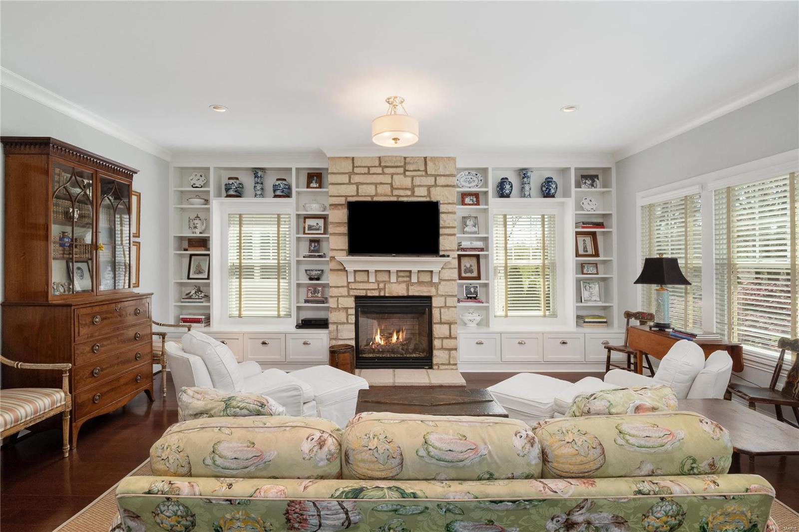 25 Dwyer Place Ladue, MO 63124 - Photo 23 of 48