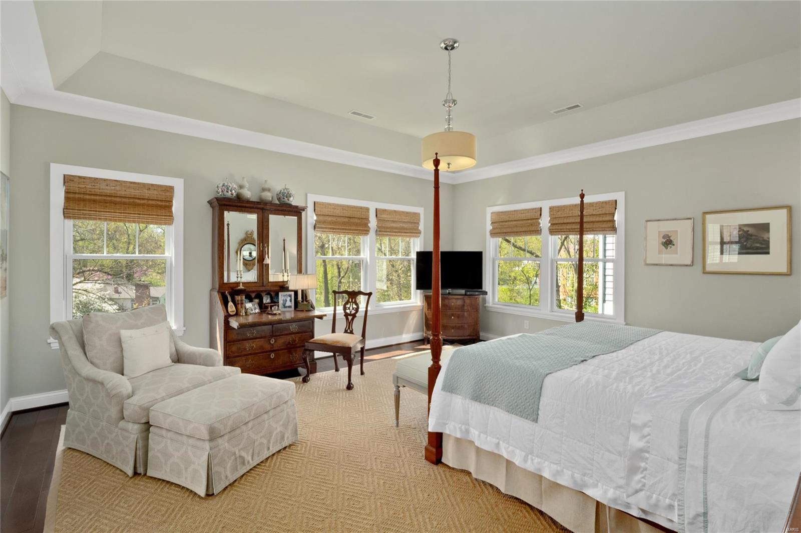 25 Dwyer Place Ladue, MO 63124 - Photo 28 of 48