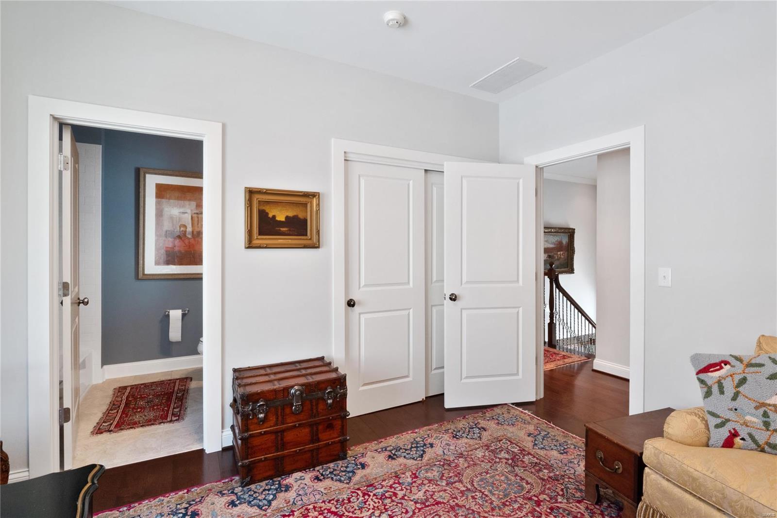 25 Dwyer Place Ladue, MO 63124 - Photo 33 of 48