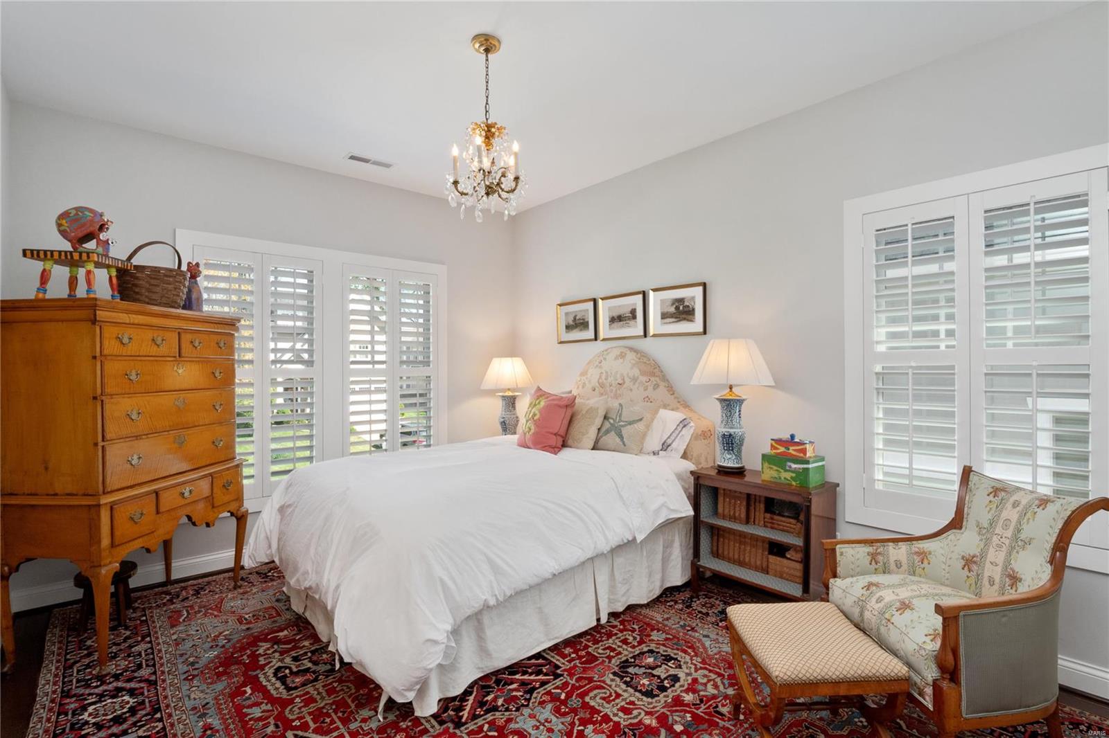 25 Dwyer Place Ladue, MO 63124 - Photo 35 of 48