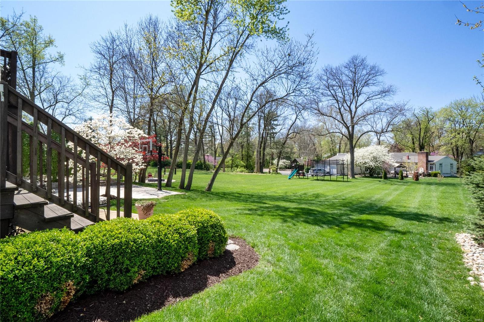 25 Dwyer Place Ladue, MO 63124 - Photo 41 of 48