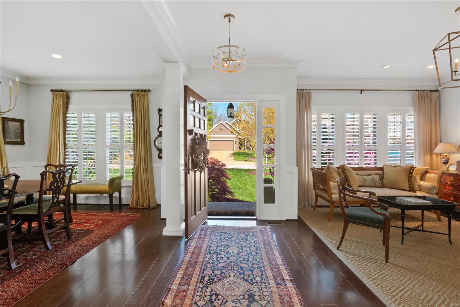 25 Dwyer Place Ladue, MO 63124 - Photo 8 of 48