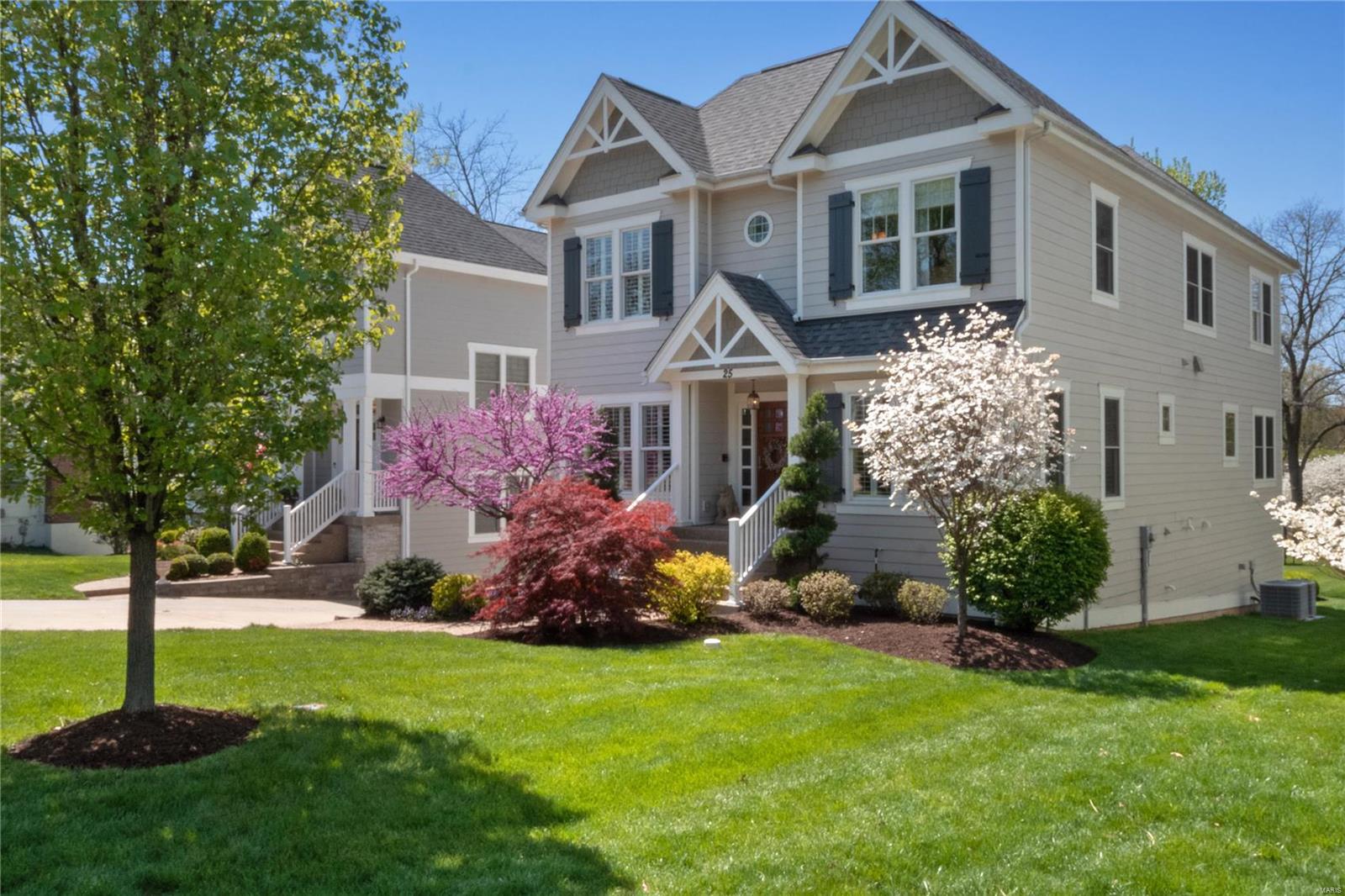 25 Dwyer Place Ladue, MO 63124 - Photo 10 of 48