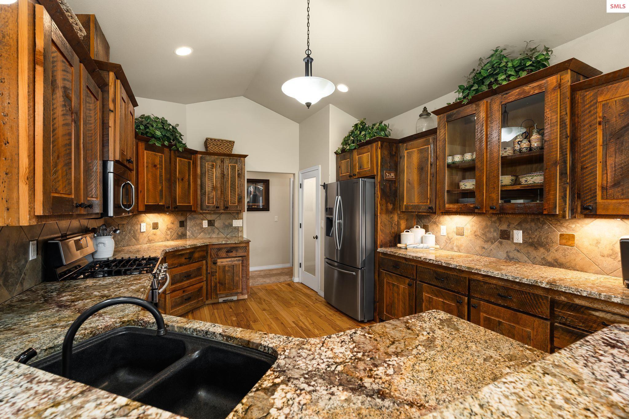 31957 North Wester Ranch Road Athol, ID 83801 - Photo 14 of 66 Granite Counter Tops