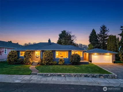 $575,000 | 1312 C Street, Lynden, WA 98264