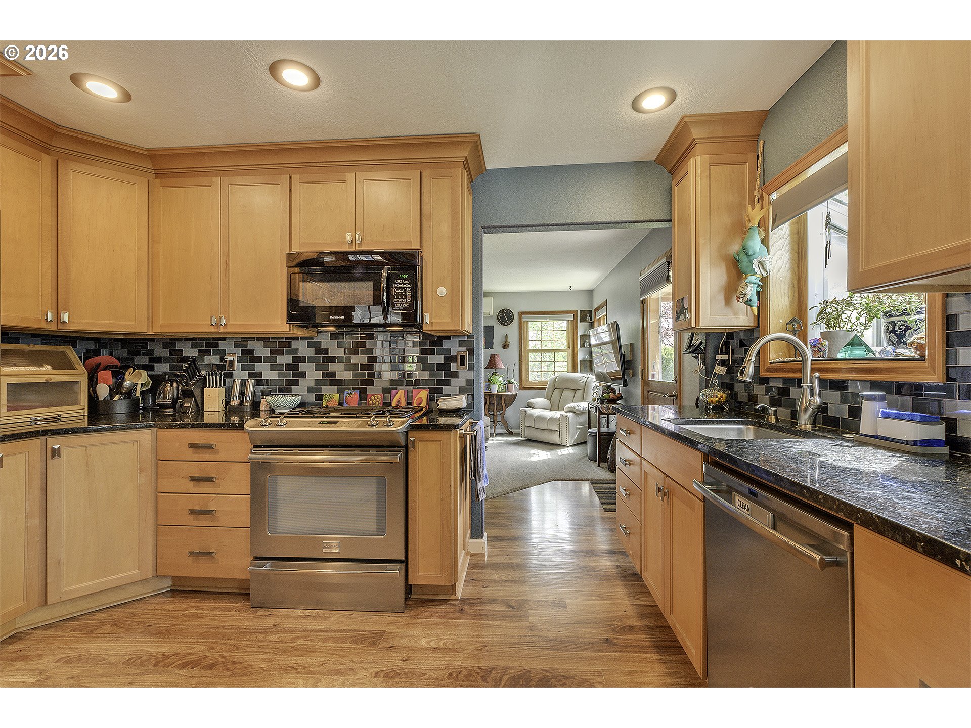 12075 Southwest 9th Street Beaverton, OR 97005 - Photo 17 of 33