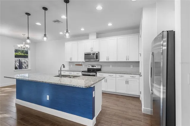 $2,850 | 4525 Chinkapin Drive, Sarasota, FL 34232