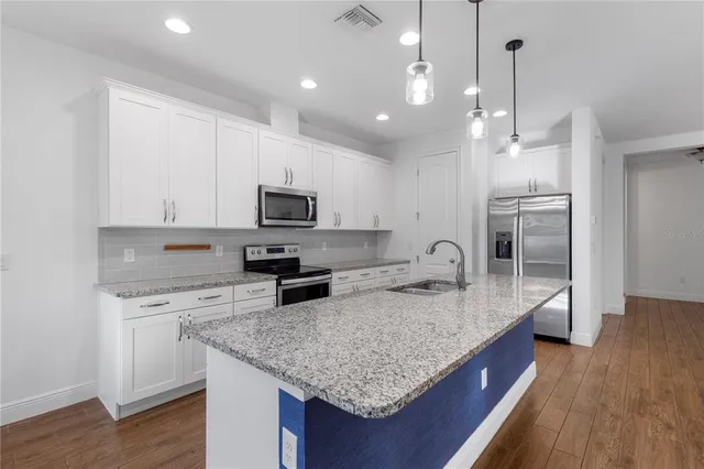 $2,850 | 4525 Chinkapin Drive, Sarasota, FL 34232