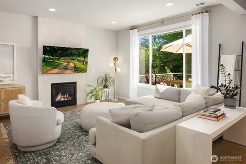 $1,749,000 | 2119 Northwest Lynx Loop, Issaquah, WA 98027