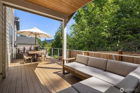 $1,749,000 | 2119 Northwest Lynx Loop, Issaquah, WA 98027