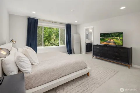 $1,749,000 | 2119 Northwest Lynx Loop, Issaquah, WA 98027