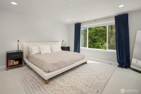 $1,749,000 | 2119 Northwest Lynx Loop, Issaquah, WA 98027
