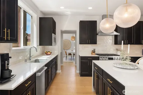 $1,749,000 | 2119 Northwest Lynx Loop, Issaquah, WA 98027