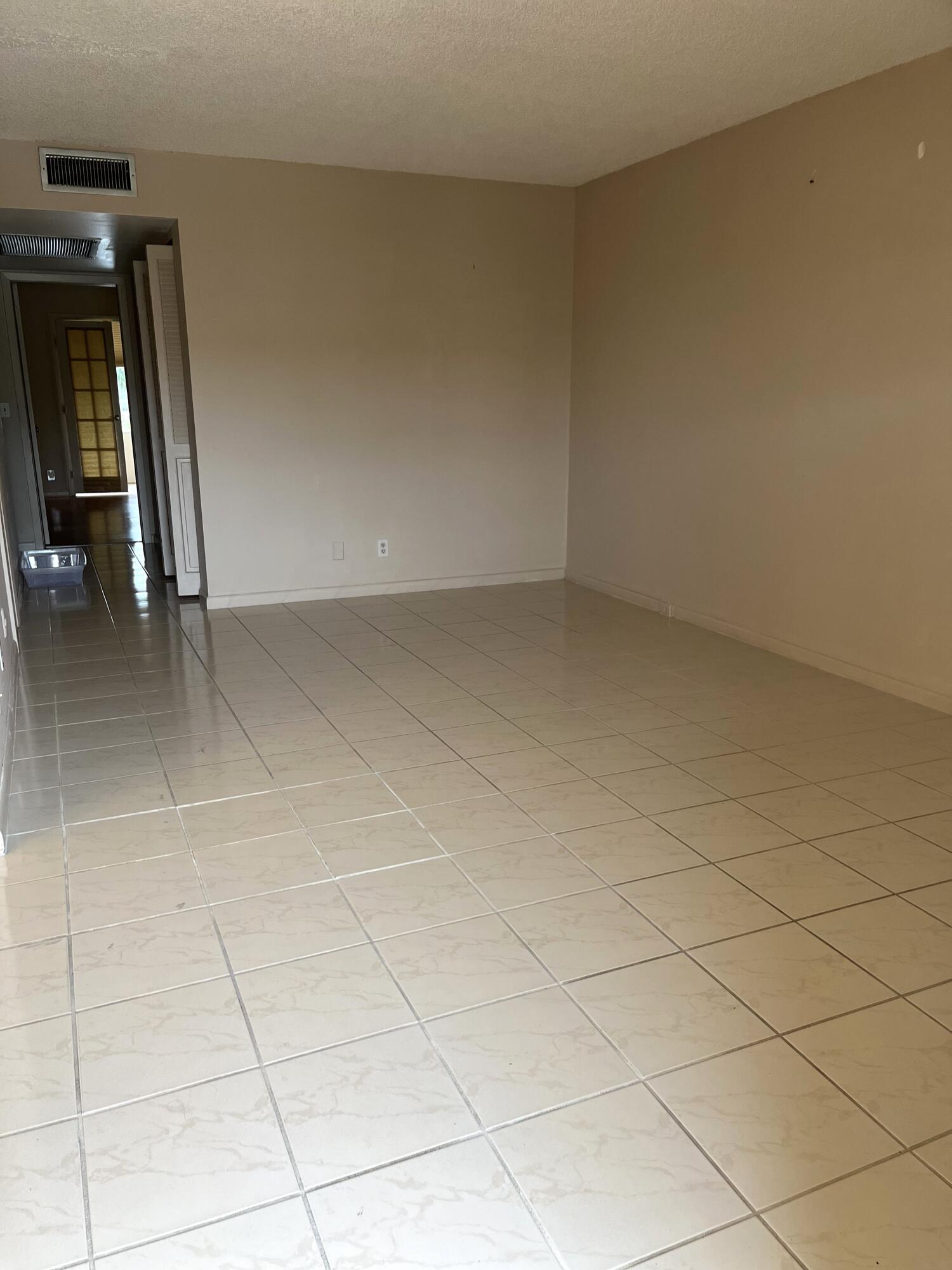 2045 Wolverton C Boca Raton, FL 33434 - Photo 4 of 15 2045 004