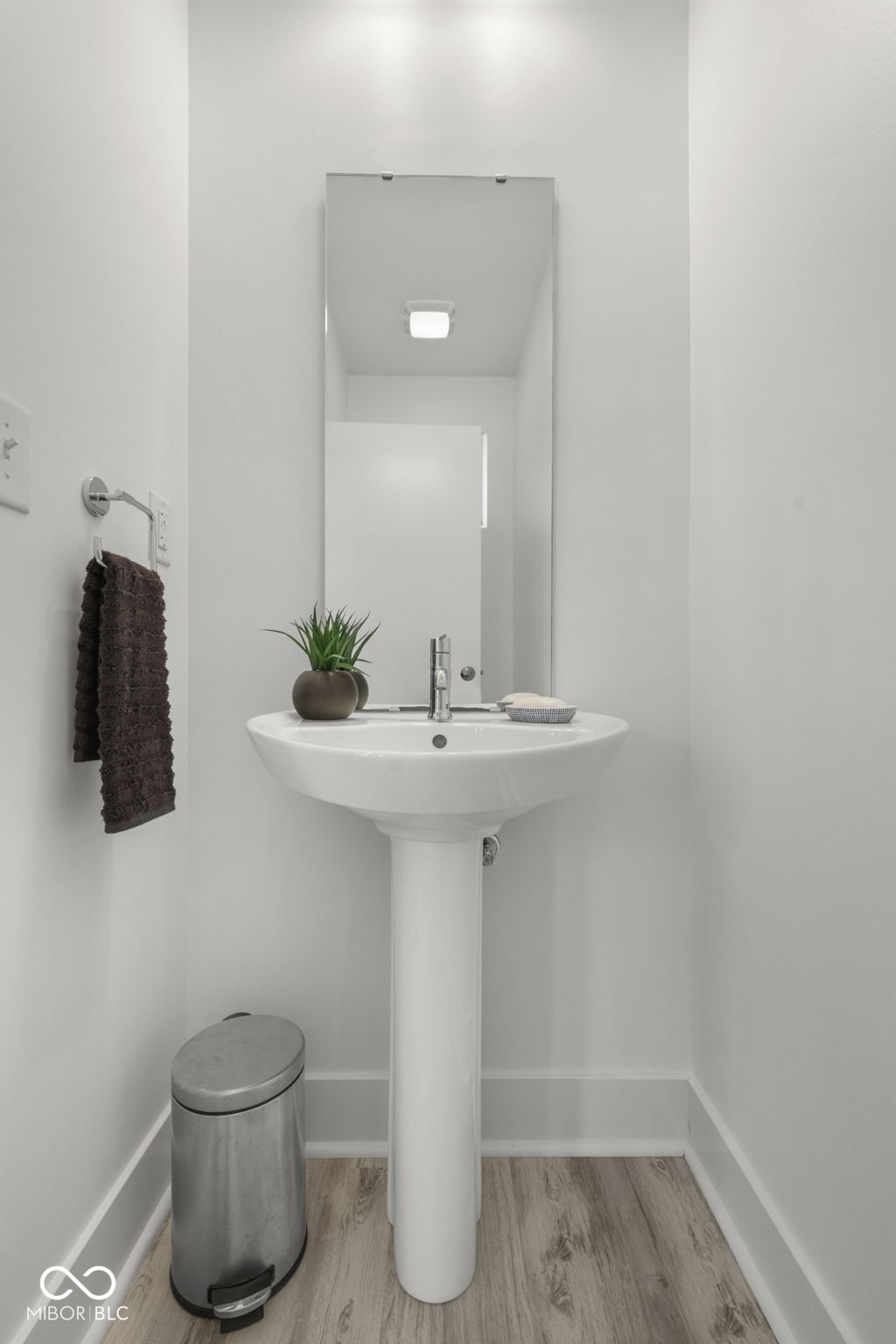 612 Pomeroy Street Indianapolis, IN 46202 - Photo 6 of 38