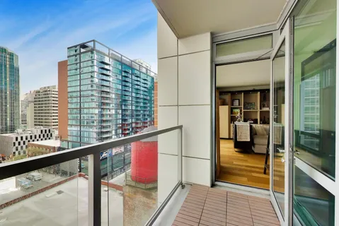 $399,900 | 160 East Illinois Street, Unit 1005, Chicago, IL 60611