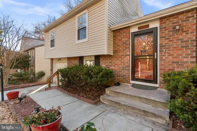 $550,000 | 5450 Bluecoat Lane, Columbia, MD 21045