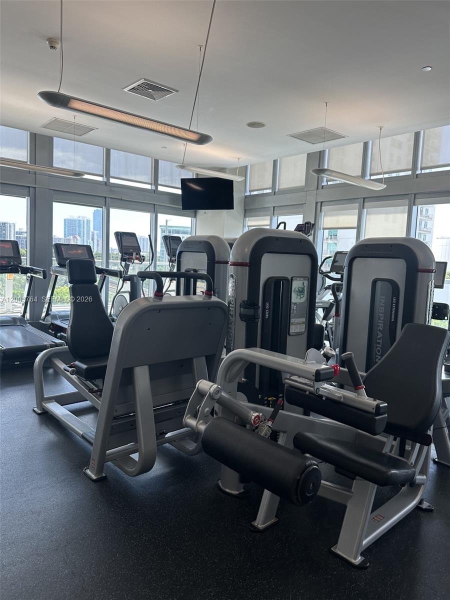 79 Southwest 12th Street, Unit 2106S Miami, FL 33130 - Photo 41 of 45