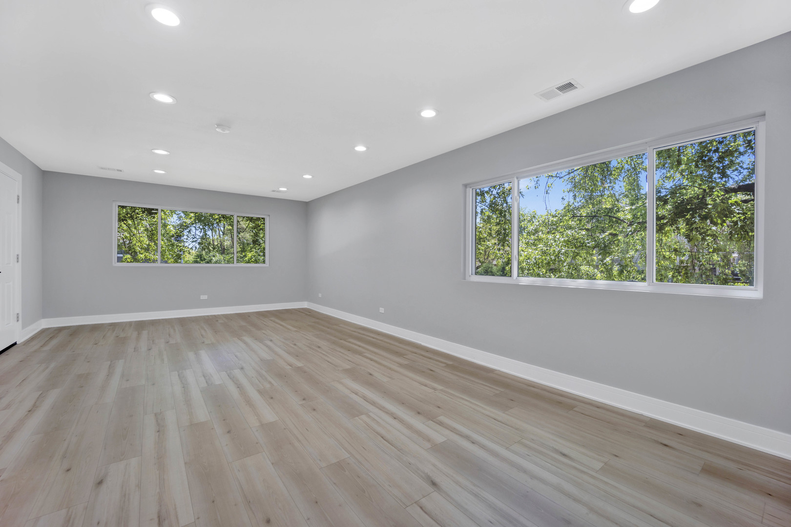 27W180 Cooley Avenue Winfield, IL 60190 - Photo 8 of 13