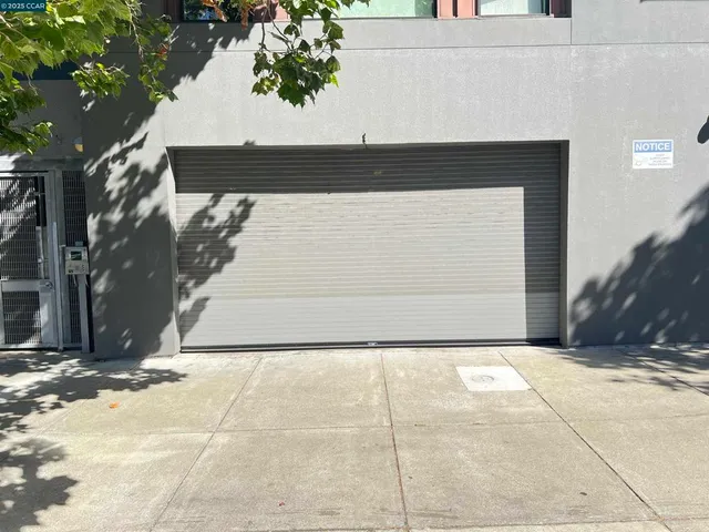 $2,695 | 6501 San Pablo Avenue, Oakland, CA 94608