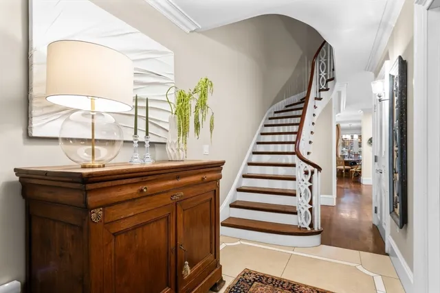 $6,600,000 | 15 West Cedar Street, Boston, MA 02108