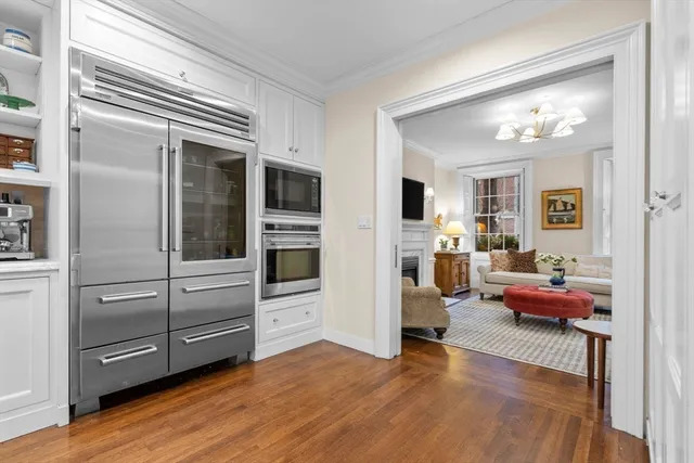 $6,600,000 | 15 West Cedar Street, Boston, MA 02108