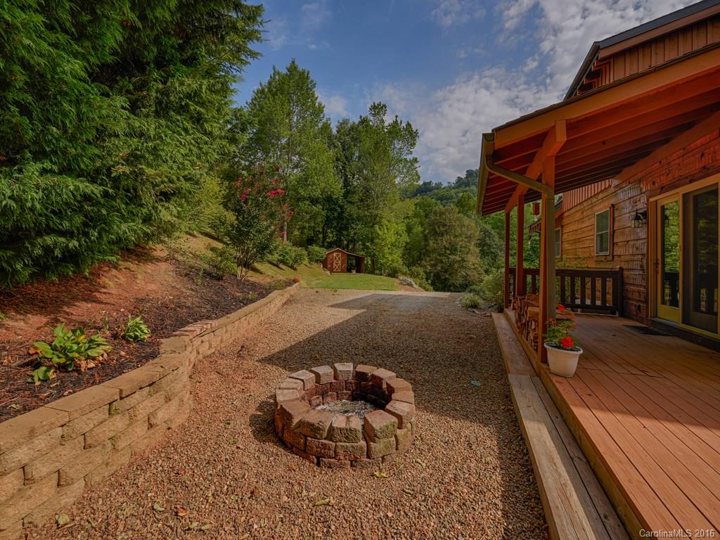 334 Ridgeview Lane Canton, NC 28716 - Photo 8 of 24 a view of a street with sitting area