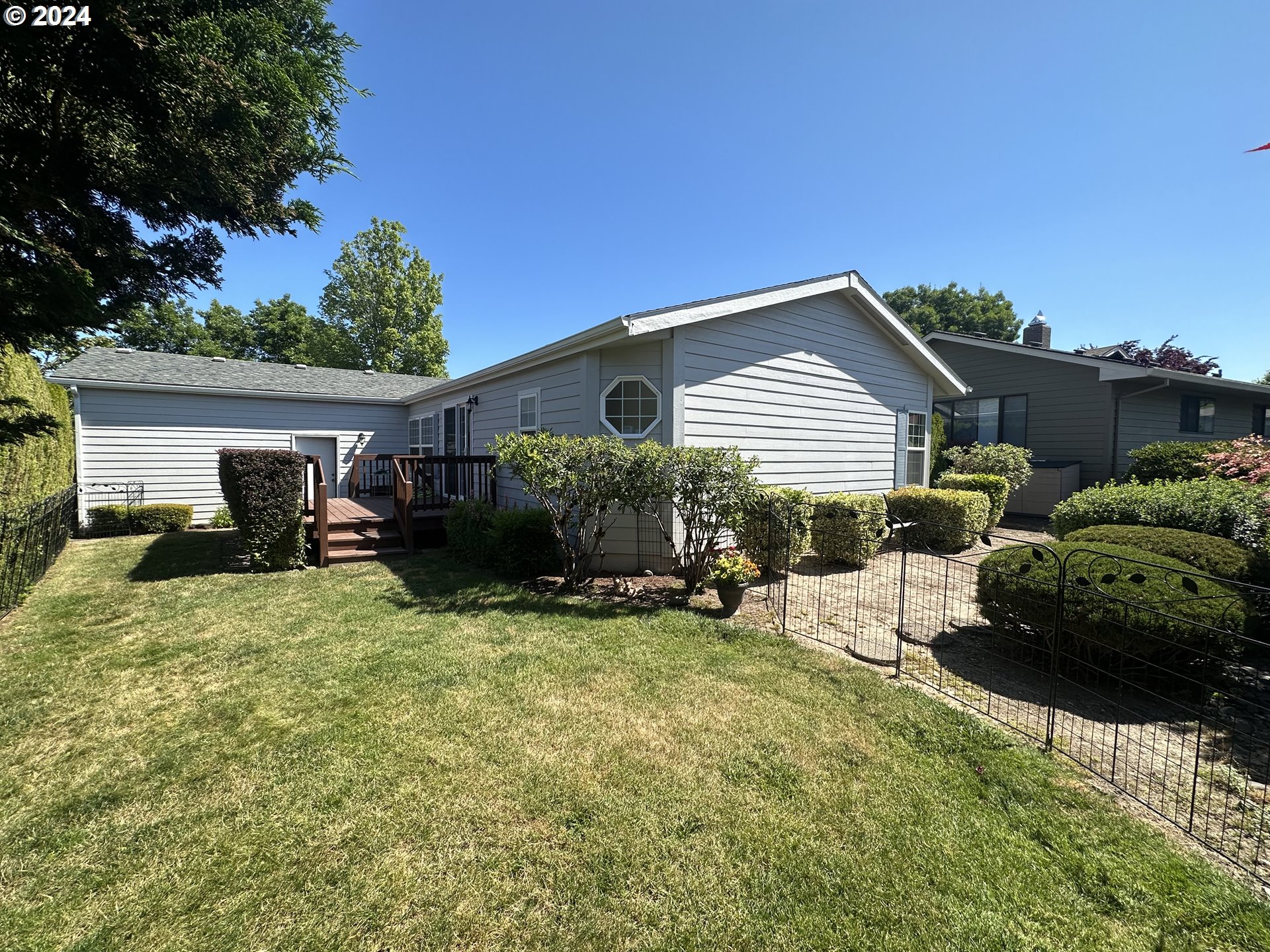 17643 Northwest Shady Fir Loop Beaverton, OR 97006 - Photo 11 of 12 Gallery Image 11