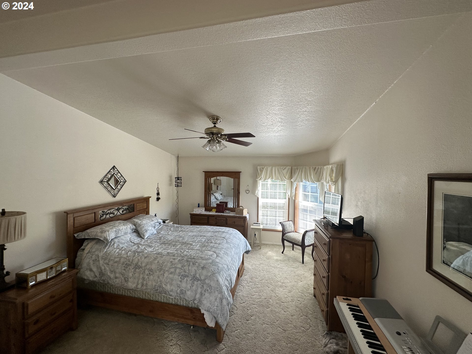 17643 Northwest Shady Fir Loop Beaverton, OR 97006 - Photo 8 of 12 Gallery Image 8