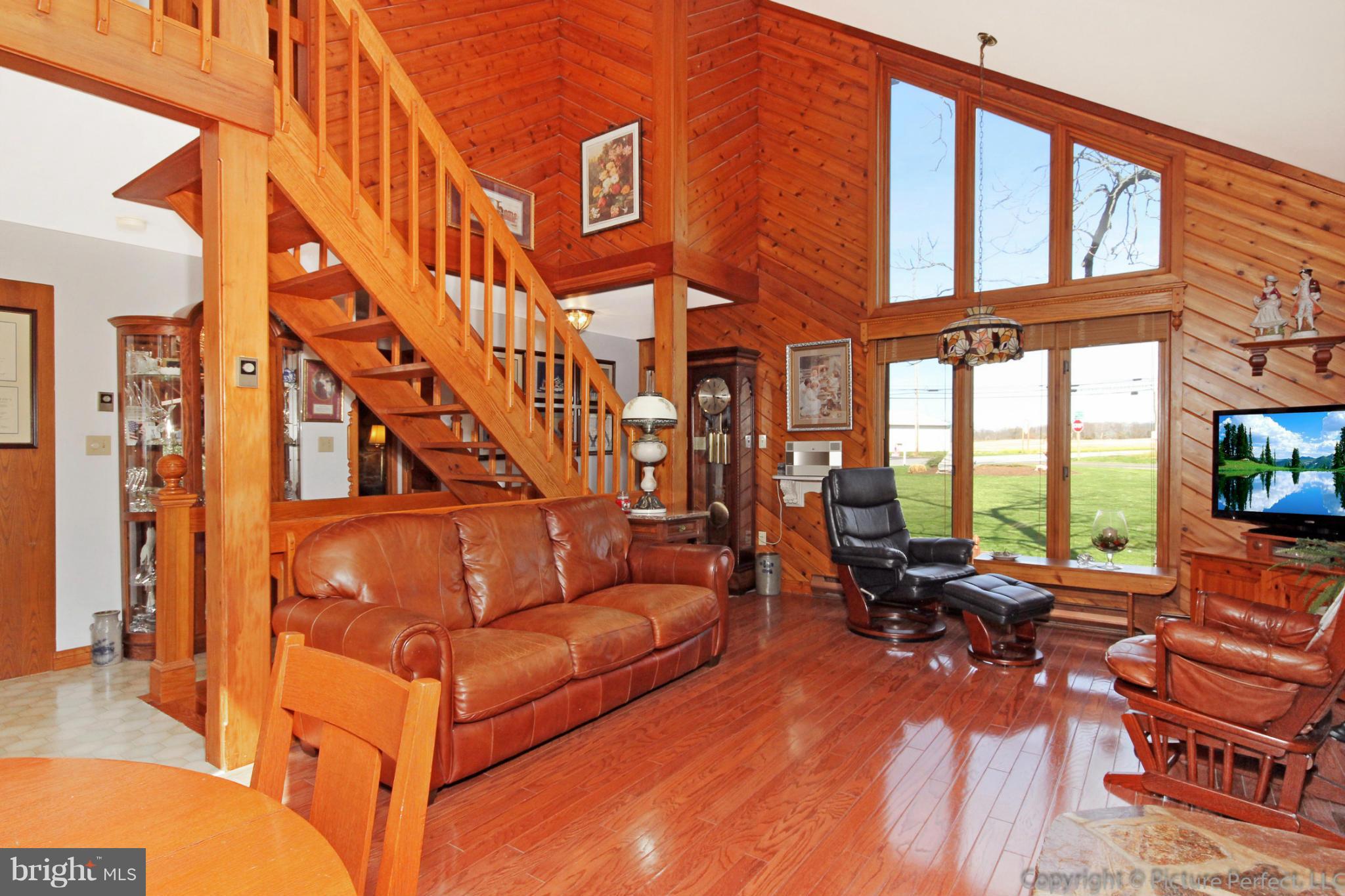 3614 Bullfrog Road Taneytown, MD 21787 - Photo 2 of 29 Living Room