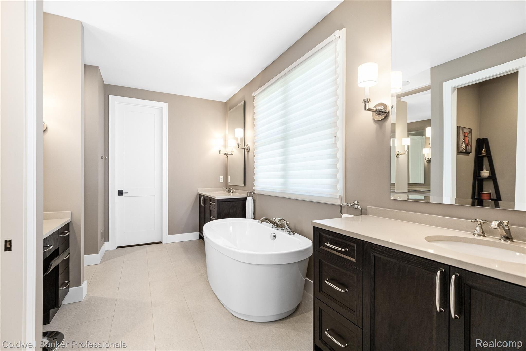 1210 Manchester Road Birmingham, MI 48009 - Photo 26 of 51 Such a well thought out master bath