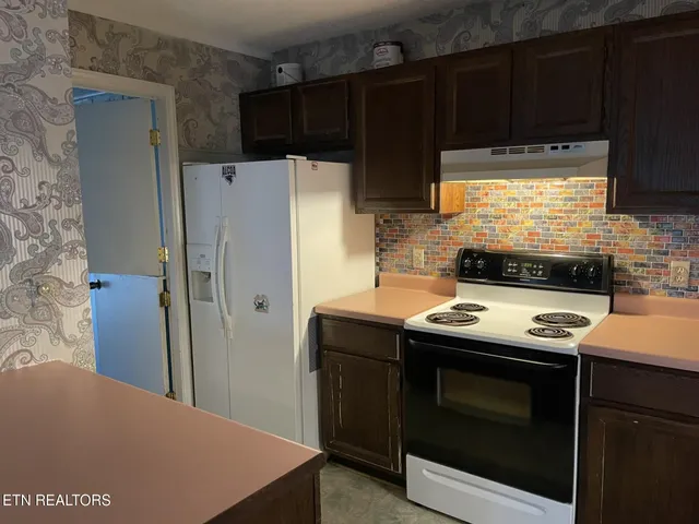 $249,900 | 2128 Victoria Lane, Alcoa, TN 37701