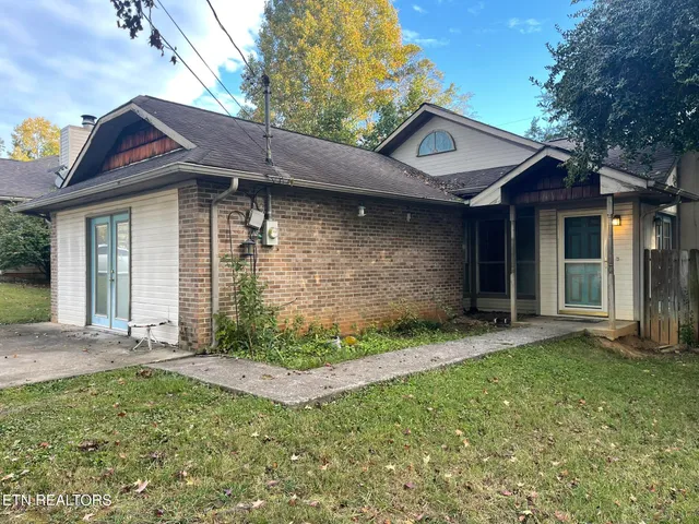 $249,900 | 2128 Victoria Lane, Alcoa, TN 37701