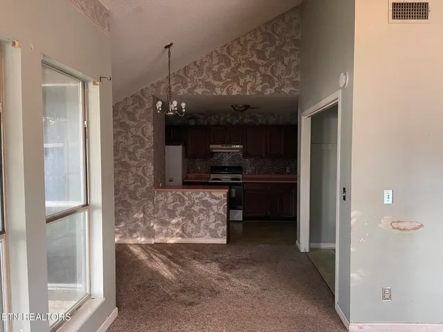 $249,900 | 2128 Victoria Lane, Alcoa, TN 37701