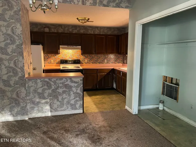 $249,900 | 2128 Victoria Lane, Alcoa, TN 37701