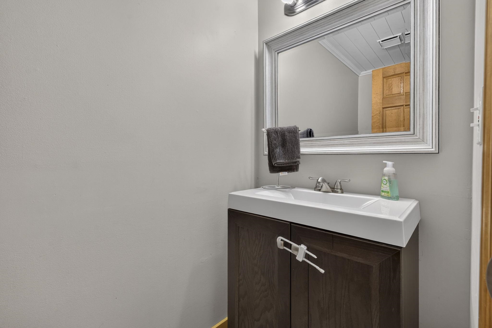 6 Frost Road, Unit L Derry, NH 03038 - Photo 18 of 38 Gallery Image 18
