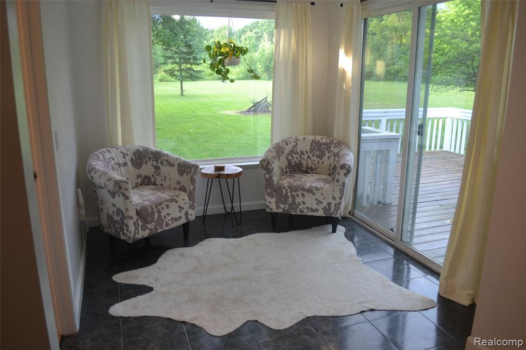 5244 Oleksyn Road Flint, MI 48504 - Photo 13 of 32