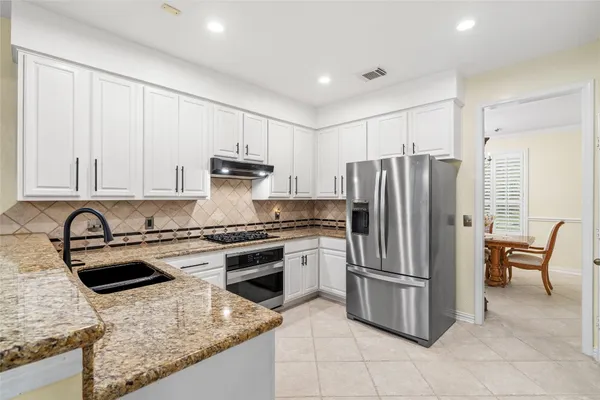 $700,000 | 38 East Summer Storm Circle, The Woodlands, TX 77381
