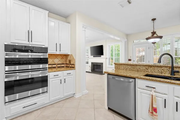 $700,000 | 38 East Summer Storm Circle, The Woodlands, TX 77381