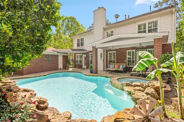 $700,000 | 38 East Summer Storm Circle, The Woodlands, TX 77381
