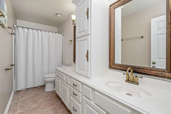 $700,000 | 38 East Summer Storm Circle, The Woodlands, TX 77381