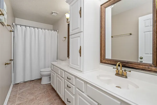 $700,000 | 38 East Summer Storm Circle, The Woodlands, TX 77381
