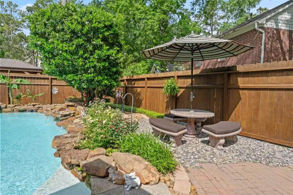 $700,000 | 38 East Summer Storm Circle, The Woodlands, TX 77381