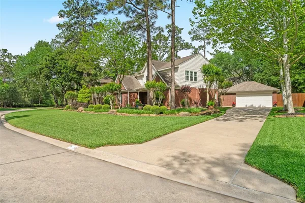 $700,000 | 38 East Summer Storm Circle, The Woodlands, TX 77381