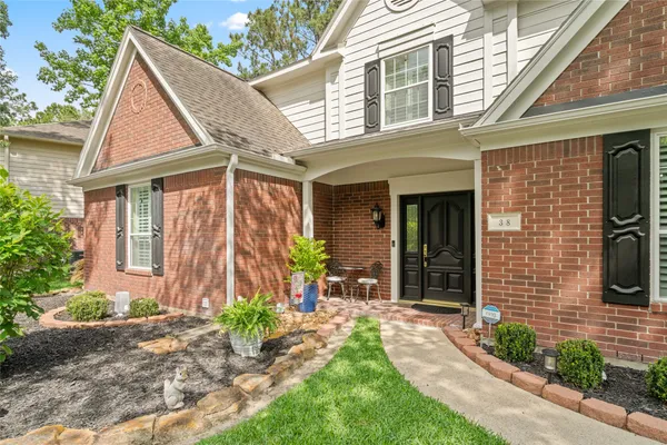 $700,000 | 38 East Summer Storm Circle, The Woodlands, TX 77381