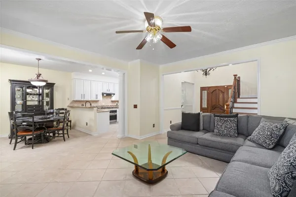 $700,000 | 38 East Summer Storm Circle, The Woodlands, TX 77381