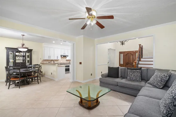 $700,000 | 38 East Summer Storm Circle, The Woodlands, TX 77381