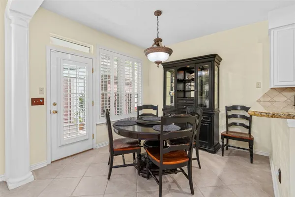 $700,000 | 38 East Summer Storm Circle, The Woodlands, TX 77381