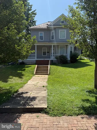 $1,600 | 423 South A S Main Street, Unit A, Woodstock, VA 22664
